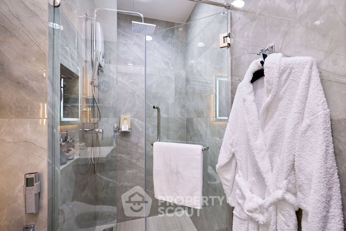picture High-Floor 1-BR 31 Sqm At The Base Park East Sukhumvit 77 Near BTS On Nut (ID 3061820) - 11/13