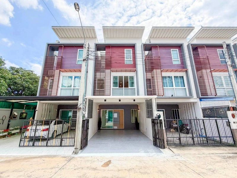 Townhouses for sale : ⭐✨RH-067 Baronia Town Thanamnon ✨⭐