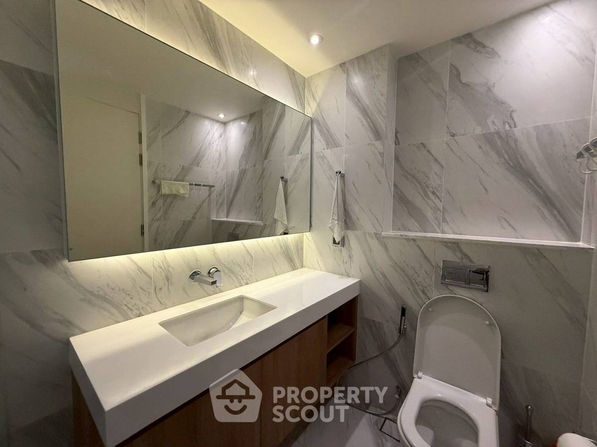 picture 2-BR 63 Sqm Condo At Muniq Sukhumvit 23, MRT Sukhumvit 100m, 24th-Floor (ID 3060086) - 10/18