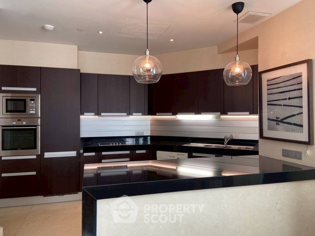 picture High-Floor 2-BR 100 Sqm At The Infinity Condominium, 80m to BTS Chong Nonsi (ID 3061781) - 9/10