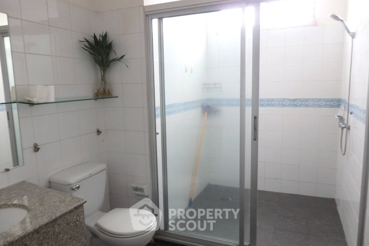 picture High-Floor 2-BR 76 Sqm At Wittayu Complex Near BTS Phloen Chit (ID 882028) - 7/12