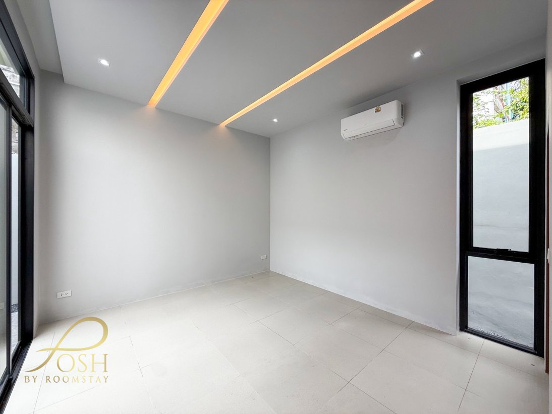 รูป เหลือเพียง 2 ยูนิตสุดท้าย แลมป์เฮ้าส์ Lamp House @ ซอยนากก (ฉลอง) โครงการบ้านสร้างใหม่ แบบบ้านแฝดพื้นที่เยอะ และ ทาวน์เฮาส์ชั้นเดียว - รูปที่ 15/27