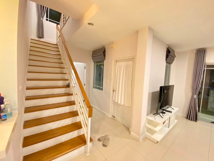 picture For Rent |
Manthana Onnut – Wongwaen 2 - 4/10