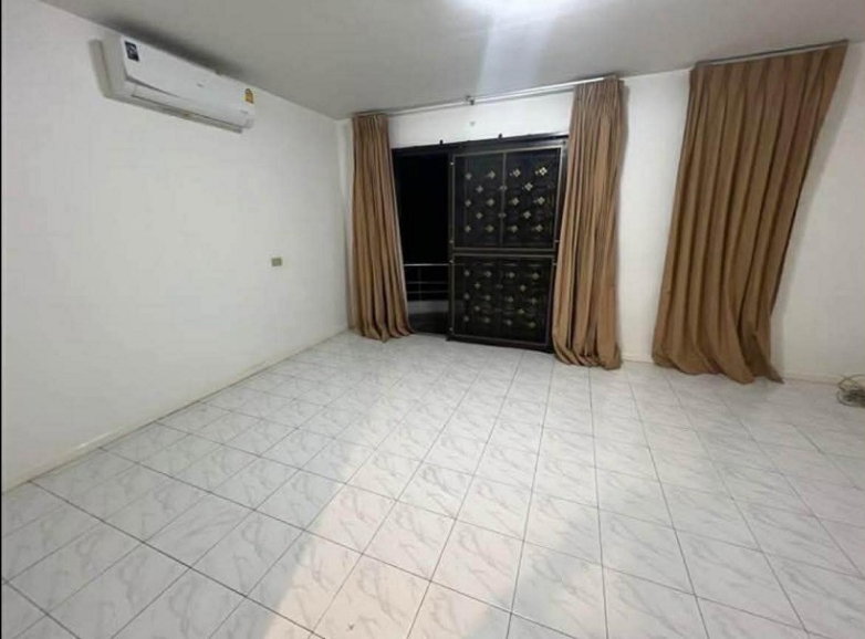picture ✨ Corner 3-Storey Home Office for Rent | Only 500 m to MRT Purple Line | Ready to Move In - 5/17