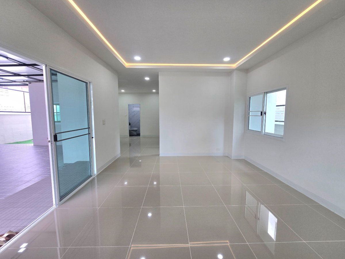 รูป บ้านเดี่ยวหลังใหญ่ ทำเลดีมาก หลังมุมใน เนื้อที่กว้างขวาง ตกแต่งใหม่ทั้งหลัง พร้อมอยู่ หมู่บ้านพนาสนธิ์การ์เด้นโฮม6 หทัยราษฎร์39 ใกล้ทางด่วน - รูปที่ 12/44