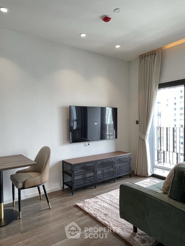 picture High-Floor 1-BR 43 Sqm At Muniq Sukhumvit 23, MRT Sukhumvit 100m (ID 3060084) - 3/18