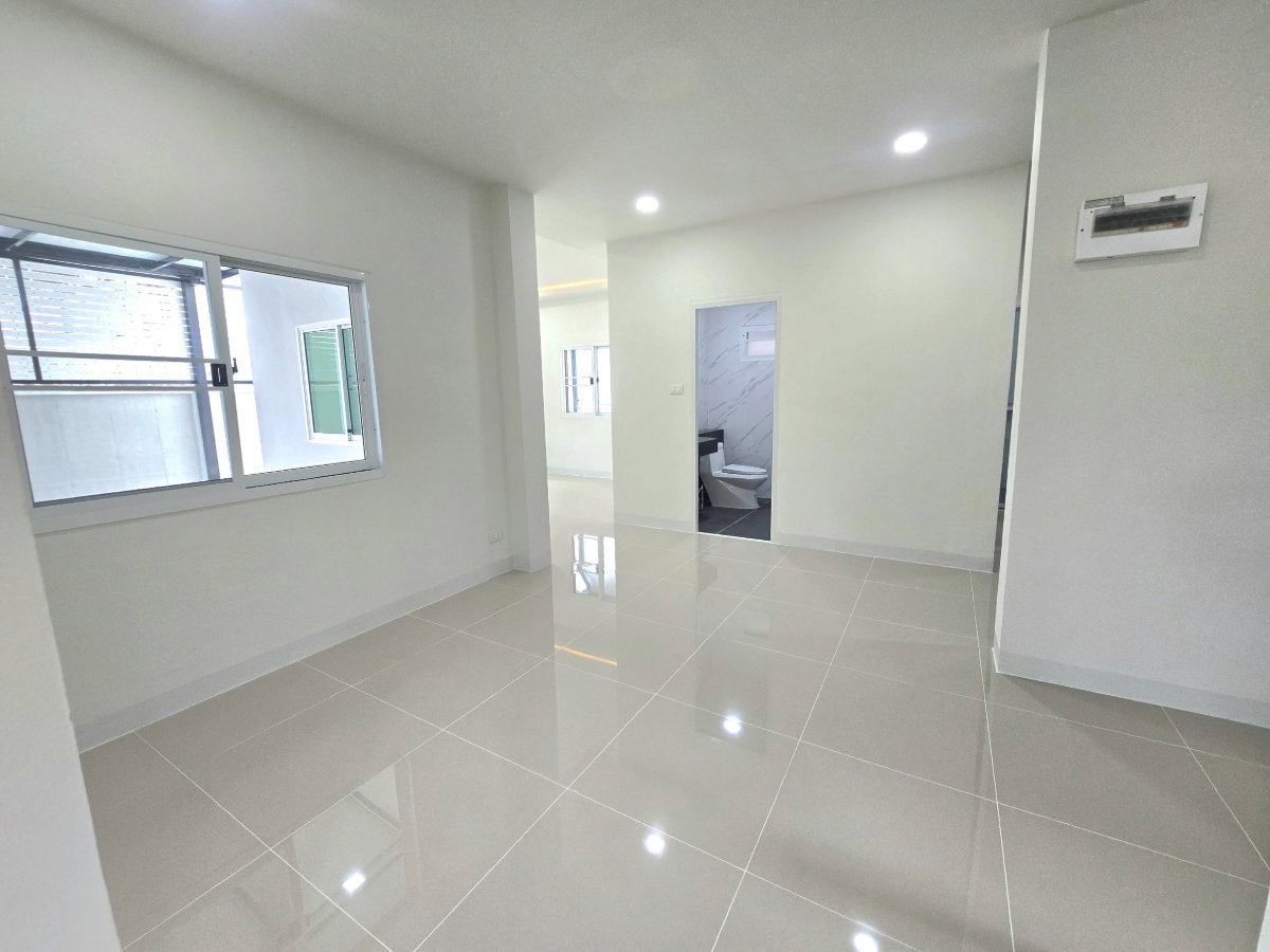 รูป บ้านเดี่ยวหลังใหญ่ ทำเลดีมาก หลังมุมใน เนื้อที่กว้างขวาง ตกแต่งใหม่ทั้งหลัง พร้อมอยู่ หมู่บ้านพนาสนธิ์การ์เด้นโฮม6 หทัยราษฎร์39 ใกล้ทางด่วน - รูปที่ 14/44