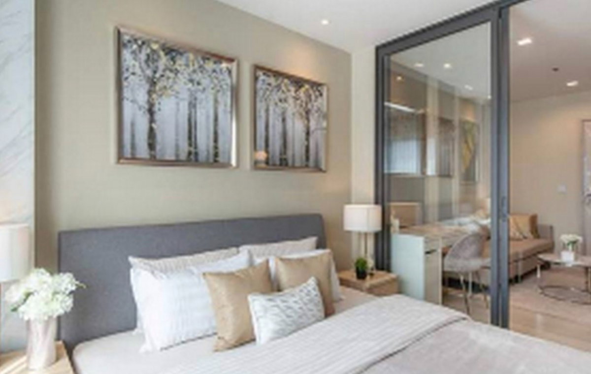 picture Luxury condo in a prime location on Wireless Road, near Central Embassy and BTS Phloen Chit. - 5/9