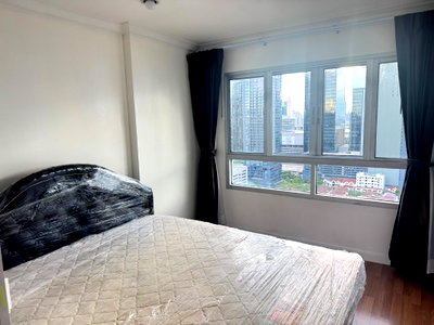 Condos for rent : 🏢 For Rent: Lumpini Place Rama 9 - Ratchada ✨ Beautiful room, sky-high view, prime location in the heart of the city! 🧳