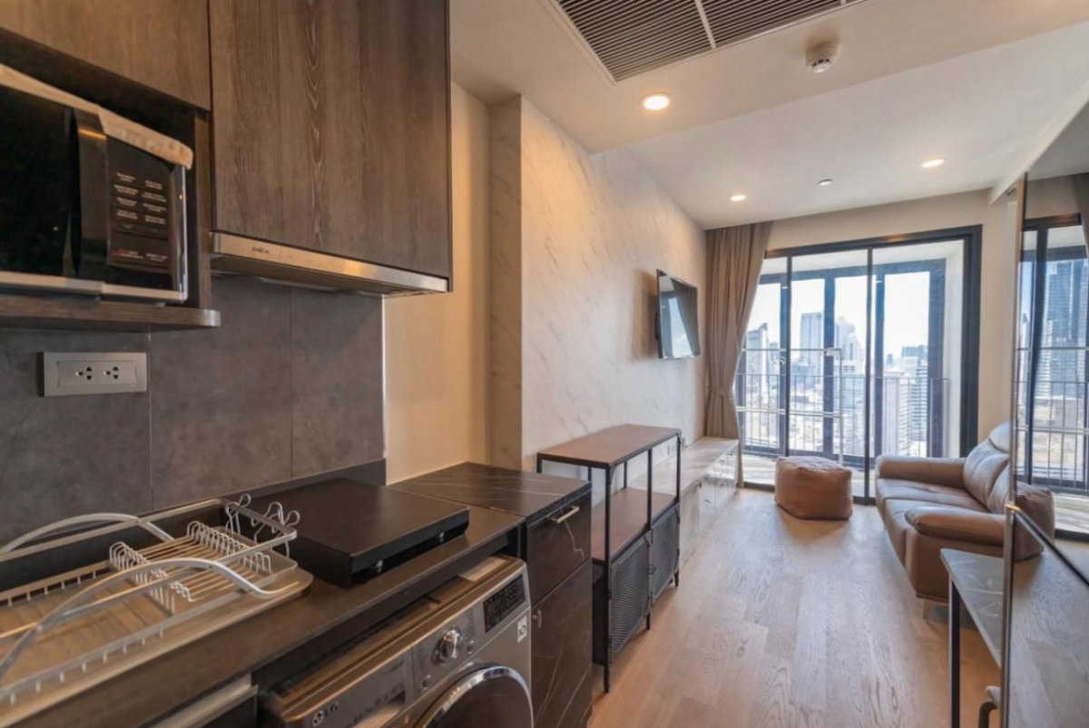 picture One-bedroom condo near MRT Samyan, not far from BTS Sala Daeng and Silom Road. - 7/8