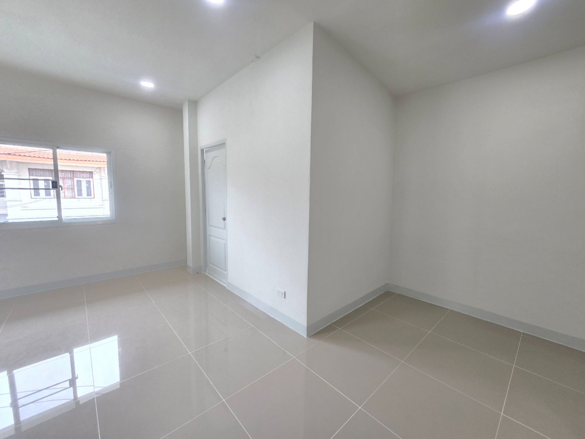 รูป บ้านเดี่ยวหลังใหญ่ ทำเลดีมาก หลังมุมใน เนื้อที่กว้างขวาง ตกแต่งใหม่ทั้งหลัง พร้อมอยู่ หมู่บ้านพนาสนธิ์การ์เด้นโฮม6 หทัยราษฎร์39 ใกล้ทางด่วน - รูปที่ 28/44