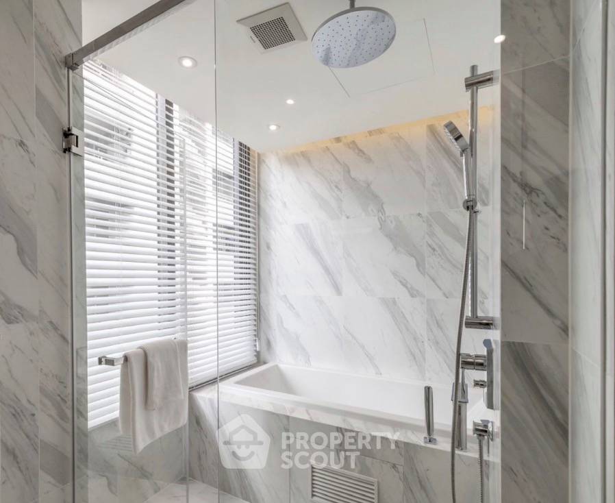 picture 2-BR Condo 86 Sqm At Muniq Sukhumvit 23 Near MRT Sukhumvit (100m) (ID 3061702) - 3/10
