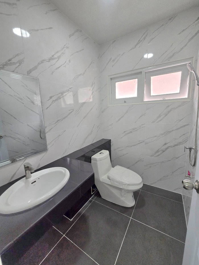รูป บ้านเดี่ยวหลังใหญ่ ทำเลดีมาก หลังมุมใน เนื้อที่กว้างขวาง ตกแต่งใหม่ทั้งหลัง พร้อมอยู่ หมู่บ้านพนาสนธิ์การ์เด้นโฮม6 หทัยราษฎร์39 ใกล้ทางด่วน - รูปที่ 38/44