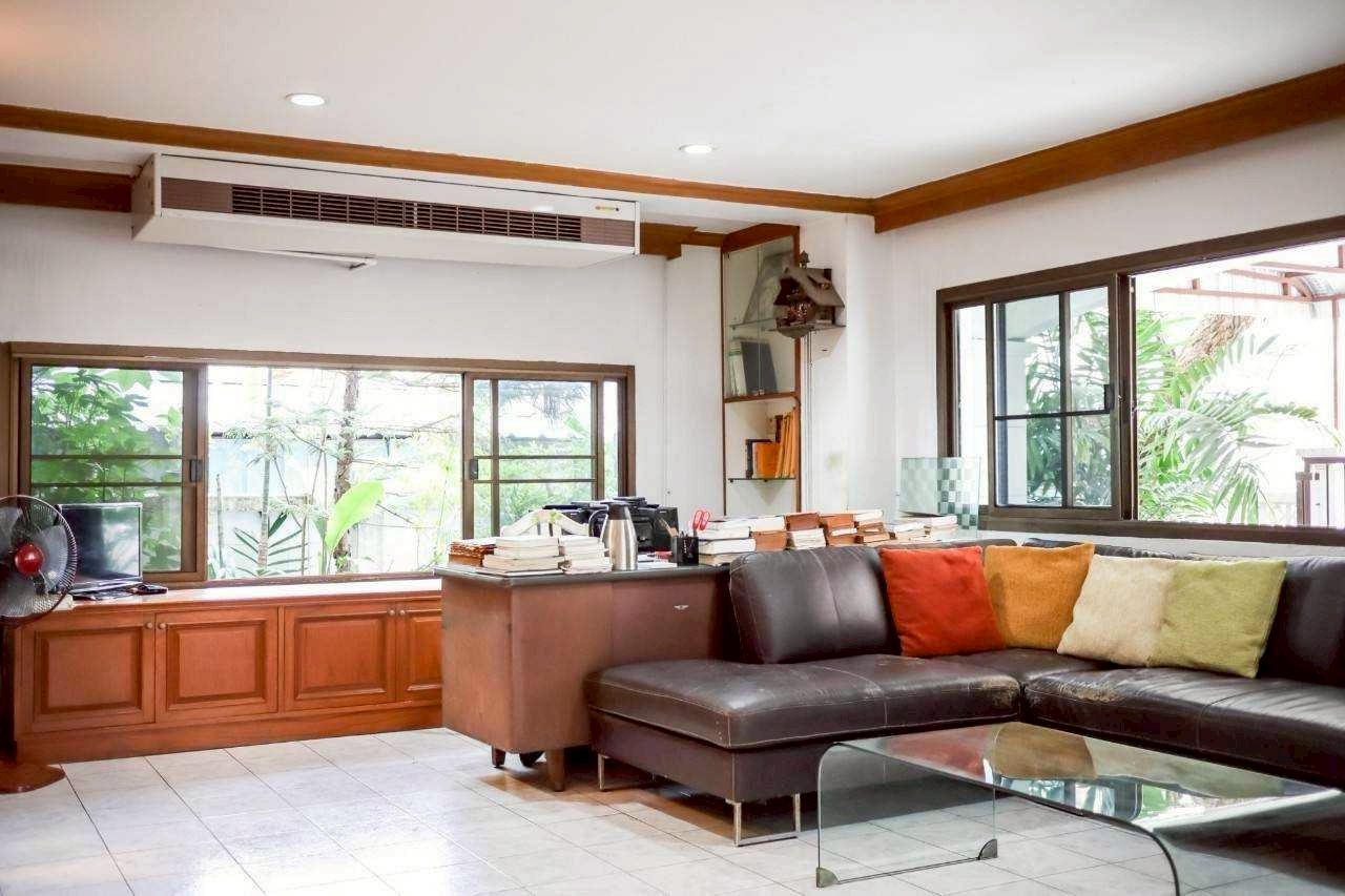 รูป LTHC15893 – House for Sale Sathorn | Soi Sathorn 11 Yaek 13 | 35 MB | บ้านขาย สาทร ซอยสาทร 11 แยก 13 - รูปที่ 3/8