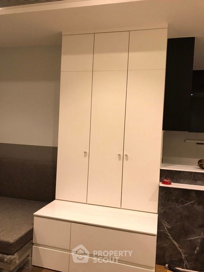 picture Pet-Friendly 1-BR Condo At Muniq Langsuan, 300m To BTS Ratchadamri (ID 3061961) - 3/8
