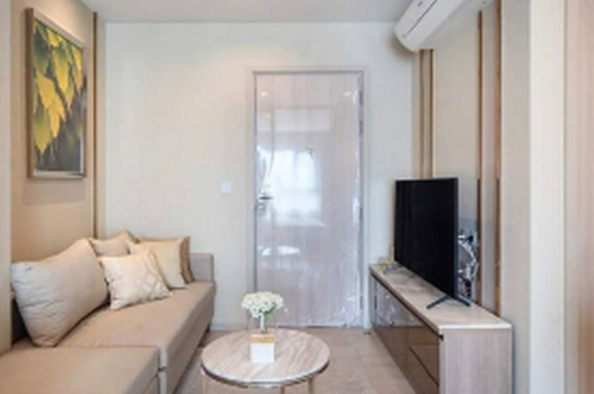 picture Luxury condo in a prime location on Wireless Road, near Central Embassy and BTS Phloen Chit. - 8/9