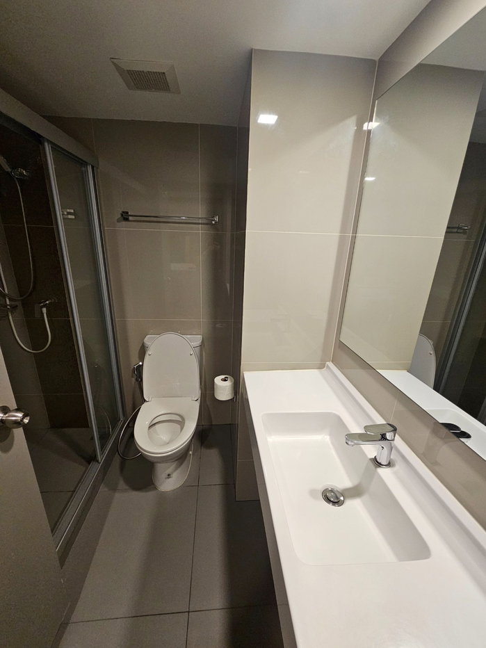 รูป ✨ ให้เช่า ไอดีโอ สาทร-วงเวียนใหญ่ ✨ (Ideo Sathorn-Wongwianyai)
🌃 1 Bedroom HYBRID พิเศษ เพดานสูง 4.2 เมตร - รูปที่ 10/10