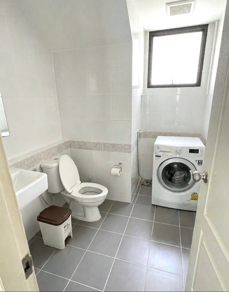 picture Corner Detached House for Sale | Owner Direct - 8/16