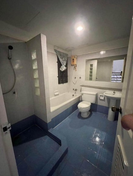 picture ✨ Corner 3-Storey Home Office for Rent | Only 500 m to MRT Purple Line | Ready to Move In - 16/17