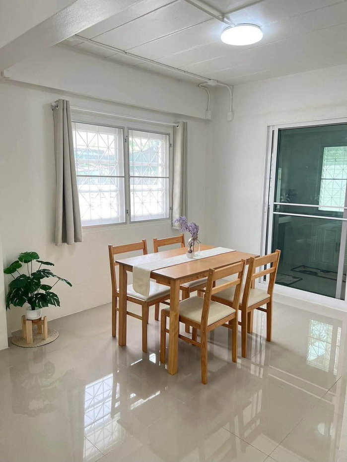รูป ให้เช่าบ้านแฝดหลังใหญ่รีโนเวทใหม่ บางพระ ศรีราชา - รูปที่ 8/12