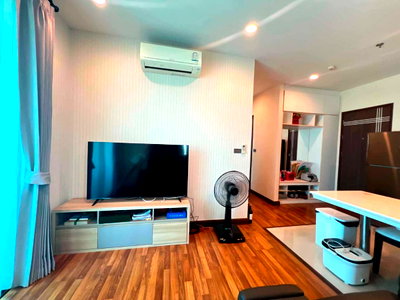 ขายคอนโด : ขายด่วน คอนโด The Rise Residence 2 ห้องนอน ขนาด 53 ตร.ม. ชั้น 20 ราคา 3.5 ล้านบาท (ราคาดีมาก)