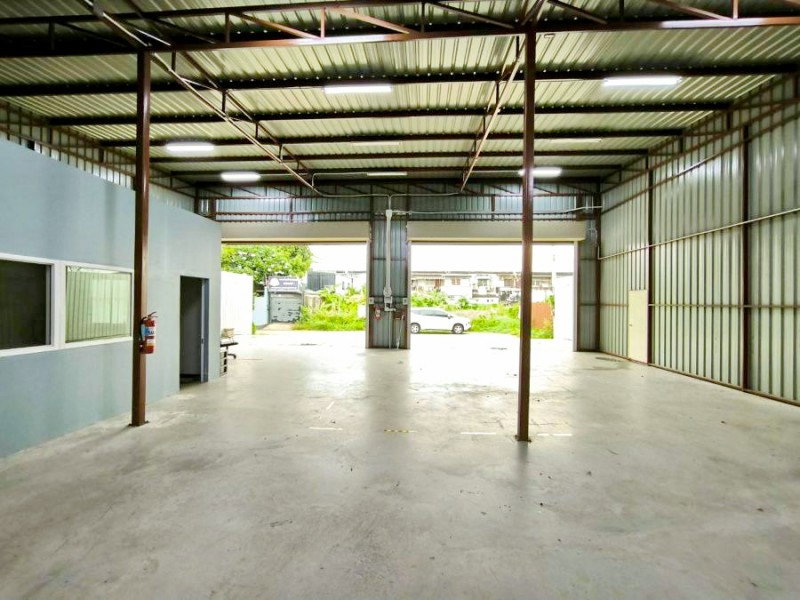 รูป โกดัง Stand Alone ให้เช่า ที่ดิน 1 ไร่ 216ตร.ม. พร้อมสำนักงาน สนามบินน้ำ ใกล้Big C รัตนาธิเบศร์ 900 ม. MRT แยกนนทบุรี 1 900 ม.แ - รูปที่ 4/8