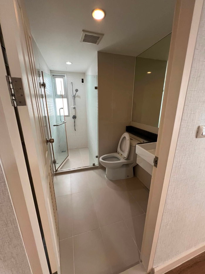 picture MRT Sutthisan 700 m. Condo The Kris Ratchada 17 ( Rental ) Price 26,500 Baht - 16/16