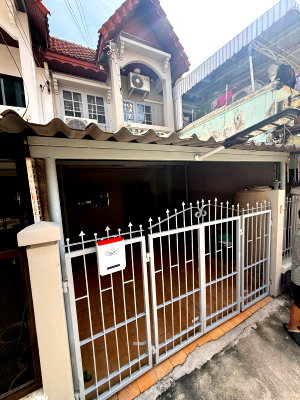 Townhouses for rent Krirk University : Townhouse for rent: 2 bedrooms, 2 bathrooms, 1 living room, 1 kitchen.