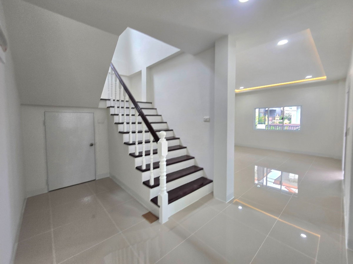 รูป บ้านเดี่ยวหลังใหญ่ ทำเลดีมาก หลังมุมใน เนื้อที่กว้างขวาง ตกแต่งใหม่ทั้งหลัง พร้อมอยู่ หมู่บ้านพนาสนธิ์การ์เด้นโฮม6 หทัยราษฎร์39 ใกล้ทางด่วน - รูปที่ 16/44