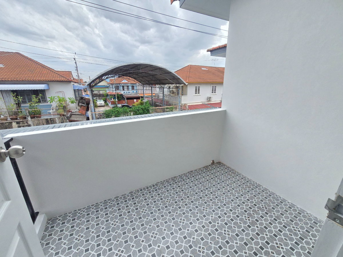 รูป บ้านเดี่ยวหลังใหญ่ ทำเลดีมาก หลังมุมใน เนื้อที่กว้างขวาง ตกแต่งใหม่ทั้งหลัง พร้อมอยู่ หมู่บ้านพนาสนธิ์การ์เด้นโฮม6 หทัยราษฎร์39 ใกล้ทางด่วน - รูปที่ 29/44