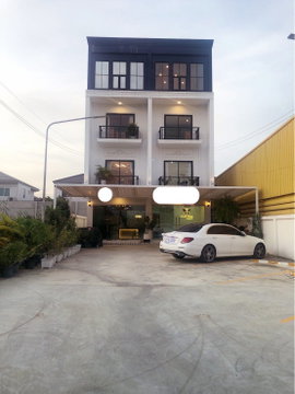 For Sale 4 story Clinic commercial building stand alone with private parking in community area