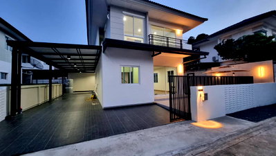 บ้านเดี่ยว โรงเรียนเปรมฤทัย : บ้านเดี่ยวหลังมุม รองรับห้องนอนชั้นล่าง ใกล้ทางด่วนจตุโชติรามอินทรา