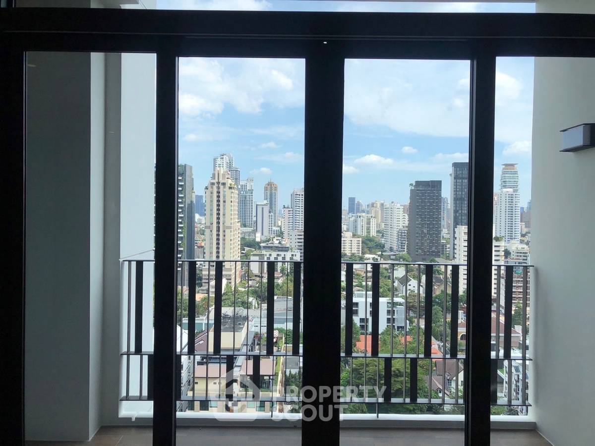 picture High-Floor 2-BR 87 Sqm At Muniq Sukhumvit 23 Near MRT Sukhumvit (100m) (ID 3060203) - 2/6