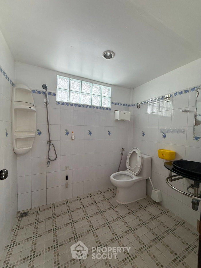รูป ทาวน์เฮาส์ 3 ห้องนอน ให้เช่า ในคลองจั่น บางกะปิ (100 ตร.ม.) (ID 3061605) - รูปที่ 2/19