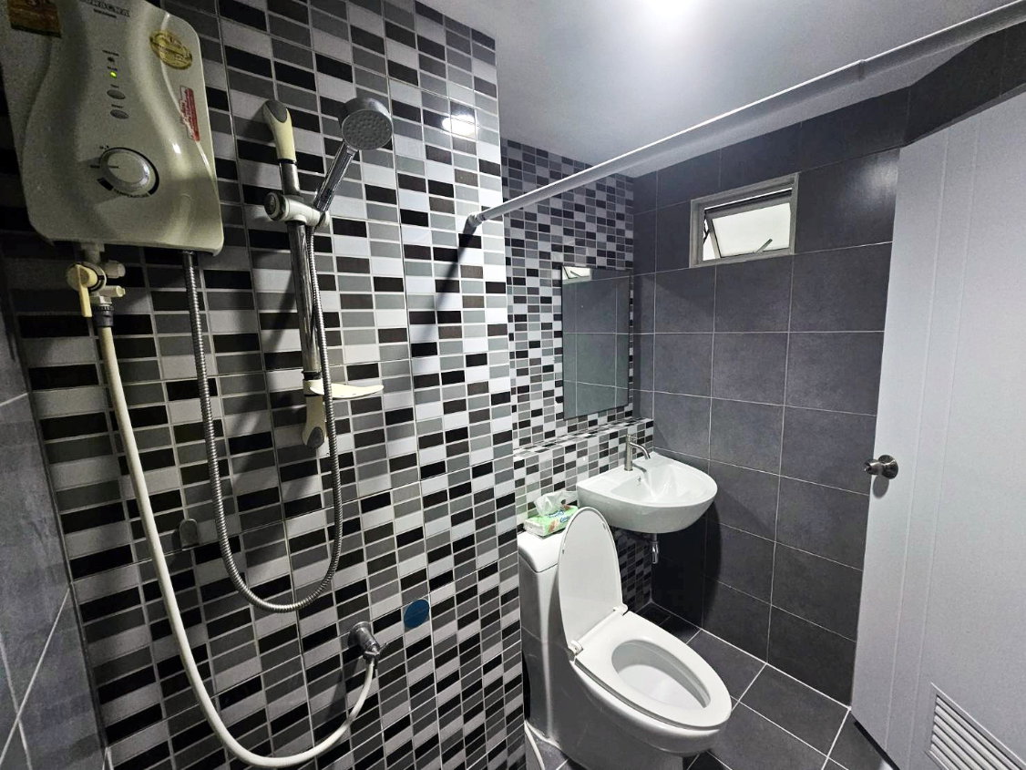 รูป ***ให้เช่า D Condo รัตนาธิเบศร์ (ห้องมุม!!! เป็นส่วนตัว + สภาพห้องใหม่!!!) *รับโปรพิเศษ* LINE : @Feelgoodhome (มี@หน้า) - รูปที่ 12/13