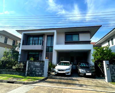 Houses for sale Bang Khen : 🏡 Modern-Style Detached House for Sale  Great Price! ✅ Casa Ville Ramintra – Wongwaen 2  located near Chatu Chot Expressway, Motorway Route 9