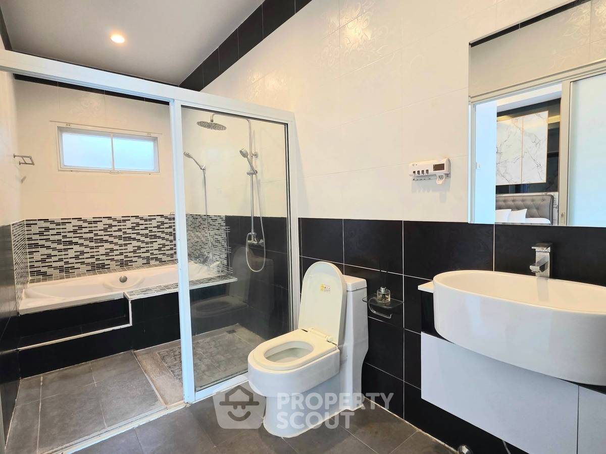 รูป บ้านเช่า 3 ห้องนอน ใน ห้วยใหญ่ บางละมุง ชลบุรี (ID 3062025) - รูปที่ 10/24