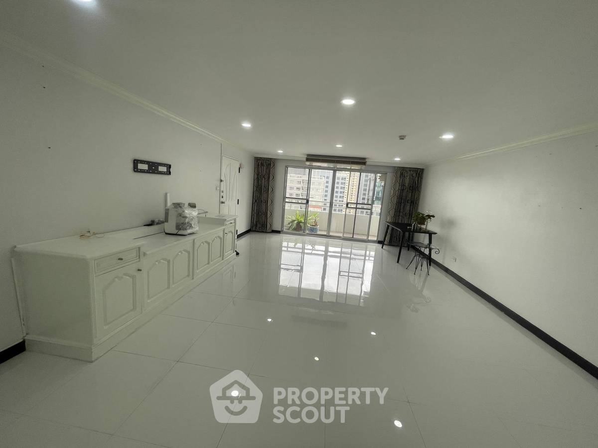 รูป คอนโด 3 ห้องนอน 250 ตร.ม. ชั้น 31 โครงการ Regent On The Park 1 (สุขุมวิท 26) ใกล้ BTS พร้อมพงษ์ 400 ม. (ID 3060468) - รูปที่ 2/16