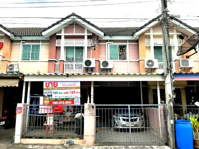 Townhouses for sale Nong Khaem :  Pruksa Ville 29, Soi 14, Phetkasem 69,  19.7 sq.wa., 3 bedrooms, 2 bathrooms, 2 parking spaces.  1.69 million baht.  085-0732541