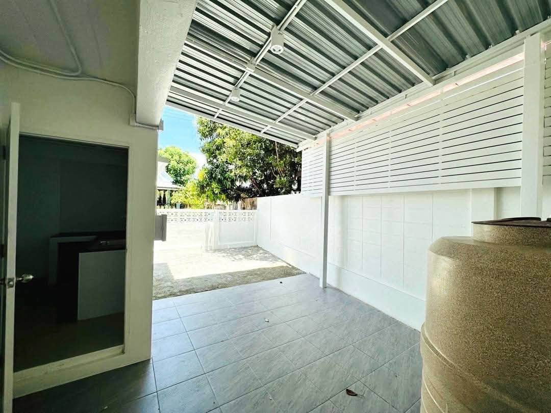 รูป ให้เช่าบ้านแฝดหลังใหญ่รีโนเวทใหม่ บางพระ ศรีราชา - รูปที่ 12/12