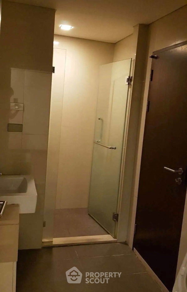 picture High-Floor 1-BR 52 Sqm At Le Luk Condominium, 200m to BTS Phra Khanong (ID 3061972) - 6/6