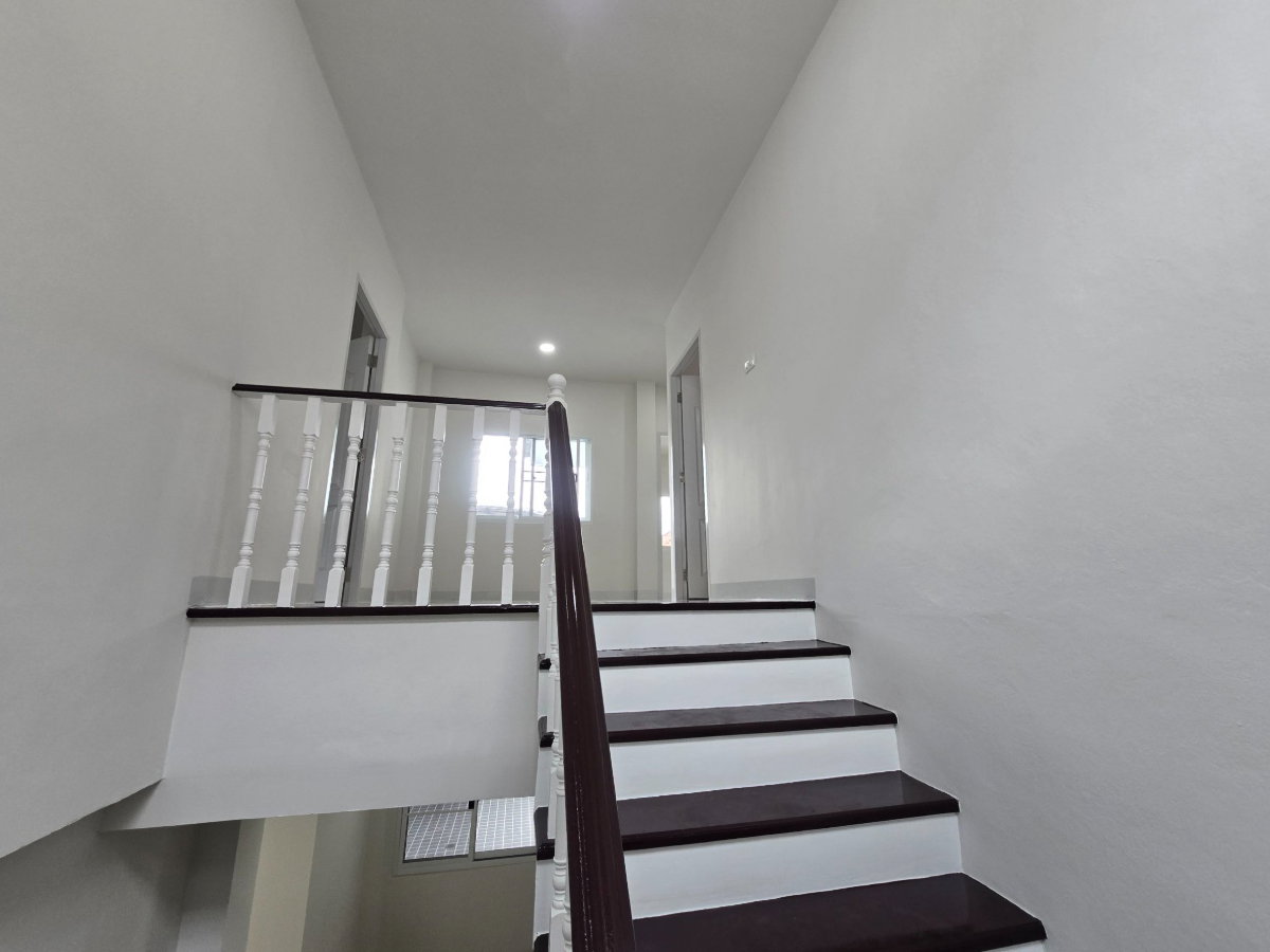 รูป บ้านเดี่ยวหลังใหญ่ ทำเลดีมาก หลังมุมใน เนื้อที่กว้างขวาง ตกแต่งใหม่ทั้งหลัง พร้อมอยู่ หมู่บ้านพนาสนธิ์การ์เด้นโฮม6 หทัยราษฎร์39 ใกล้ทางด่วน - รูปที่ 26/44