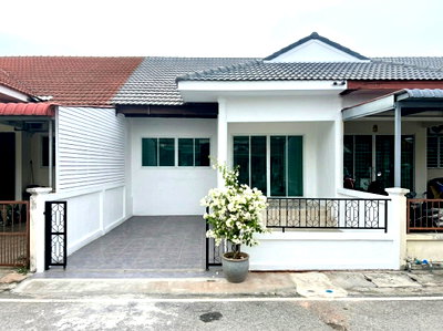Townhouses for sale Chonburi : Townhouse Pirin Land-Sattahip (Plutaluang 20) Fully renovated