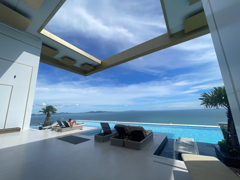 For Rent Copacabana Beaxh Jomtien SeaView