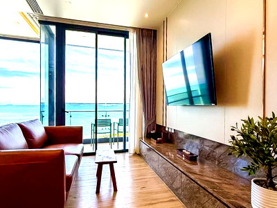 Condos for sale : Arom Wongamat Condo Pattaya for Sale 1 Bedroom Sea View
