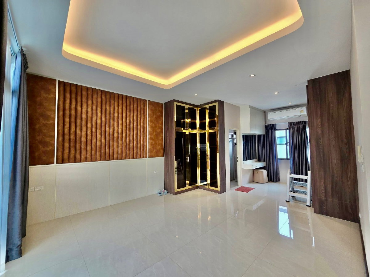รูป ให้เช่า Home Office 3.5 ชั้น District Ekkamai – Ramintra Modern Luxury Built-in ทั้งหลัง พร้อมใช้งาน ทำเลศักยภาพย่านเลียบด่วนรามอินทรา - รูปที่ 8/10