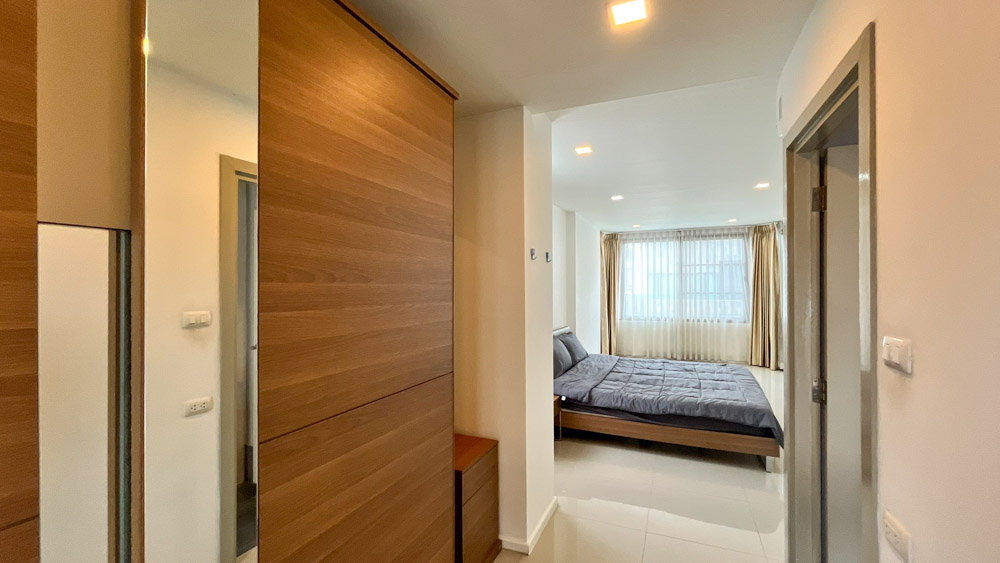 รูป ให้เช่าทาวน์โฮม 3 ชั้น สไตล์โมเดิร์น แปลงมุม ใกล้โรงเรียนนานาชาติ หางดง เชียงใหม่ (EN below) - รูปที่ 10/20