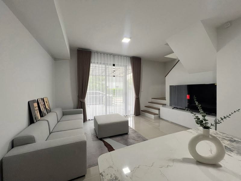 รูป HR3580ให้เช่าทาวน์โฮม Pleno สุขุมวิท-บางนา 2  เฟอร์ครบ พร้อมเข้าอยู่ Ready to Move in ยินดีรับสัตว์เลี้ยง (Pet-Friendly) - รูปที่ 10/14
