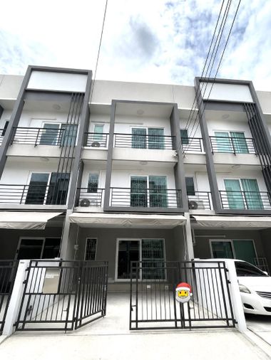 🏡✨ ให้เช่าทาวน์โฮม 3 ชั้น บ้านกลางเมือง สวนหลวง 3 ห้องนอน 3 ห้องน้ำ 3 ห้องนอน 3 ห้องน้ำ บ้านใหม่ พร้อมเข้าอยู่ | รองรับ EV Charger |