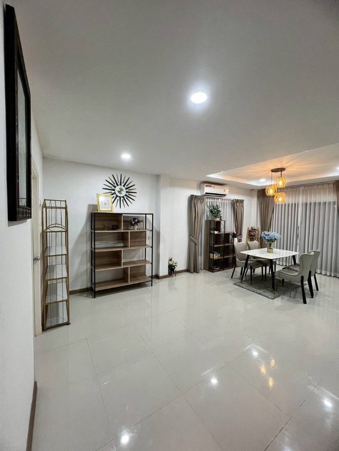 รูป 🏡 ให้เช่าบ้านเดี่ยวหรู บ่อวินพร้อมอยู่ 💰 ค่าเช่า 60,000 บาท/เดือน 💰 ราคาขาย 8,500,000 บาท - รูปที่ 15/15